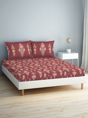 https://cdn.shopify.com/s/files/1/1857/6931/products/7135c226-aee4-4b3c-b196-a9cc8f6659ac1698474334046-SPACES-Aurum-Red-Ethnic-Motifs-Pure-Cotton-140-TC-Queen-Beds-1.jpg?v=1703244579